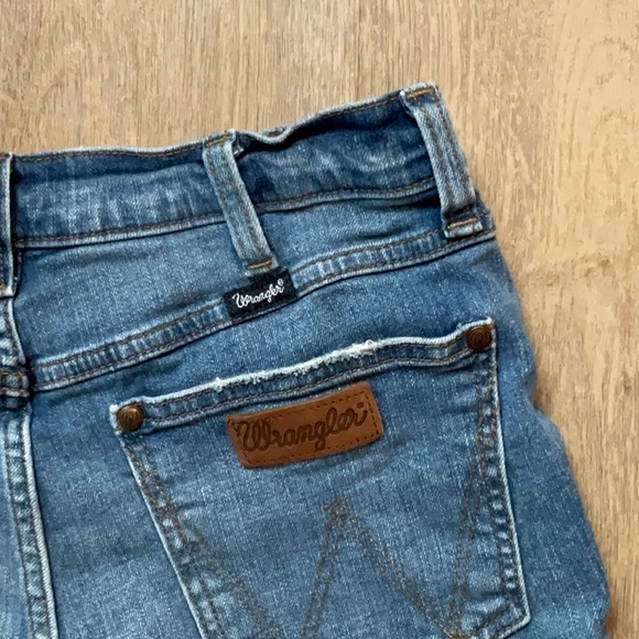 High waist Wranglers - Picture 4 of 5